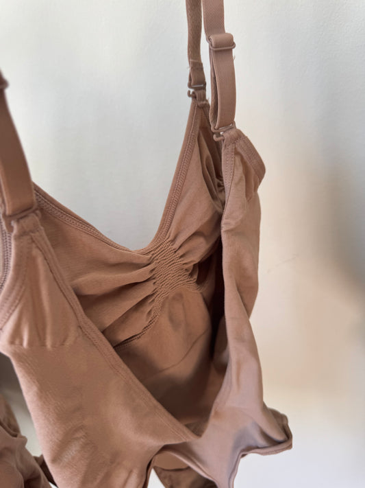 Shapewear med djup rygg