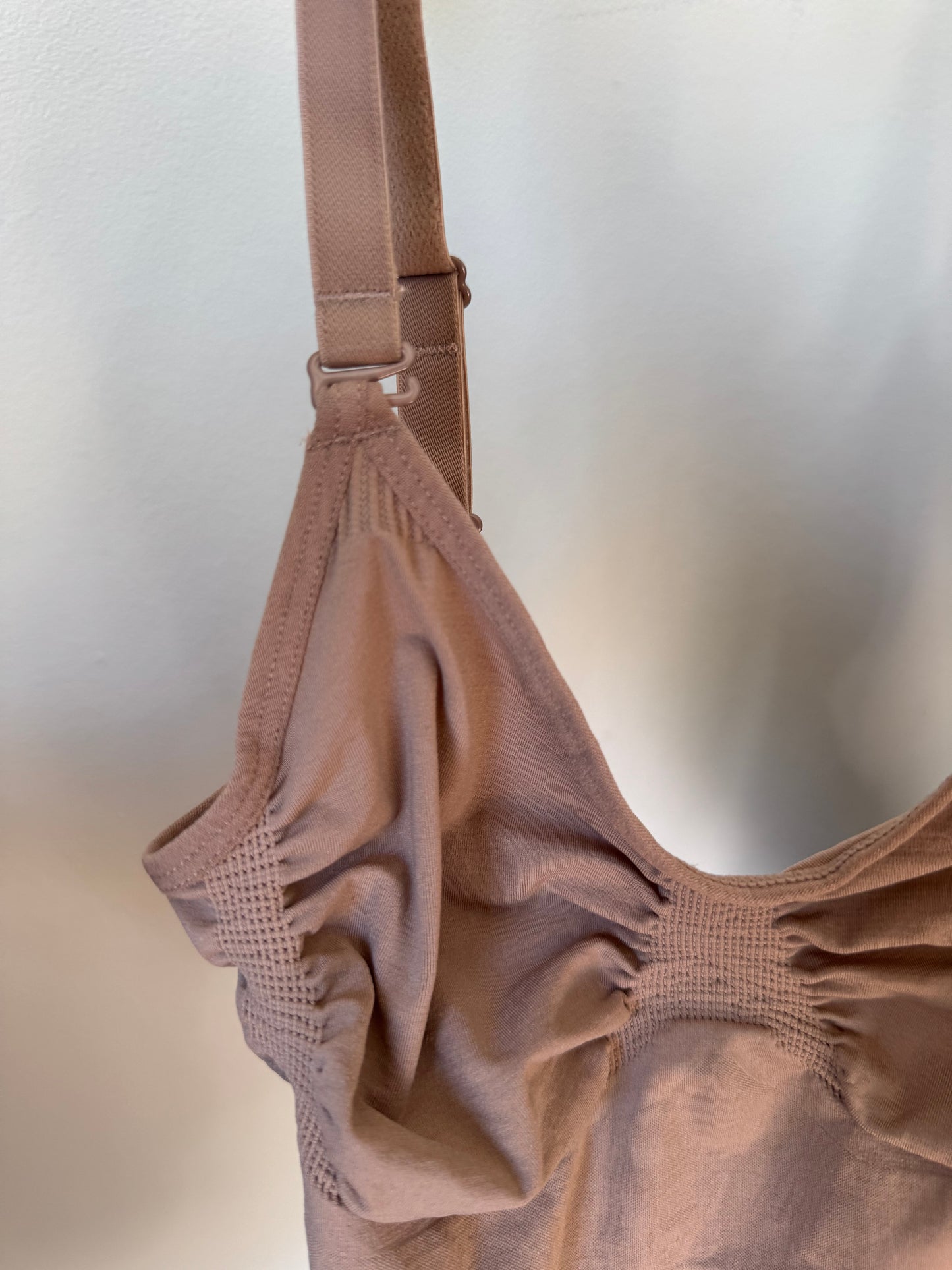 Shapewear med korsad rygg
